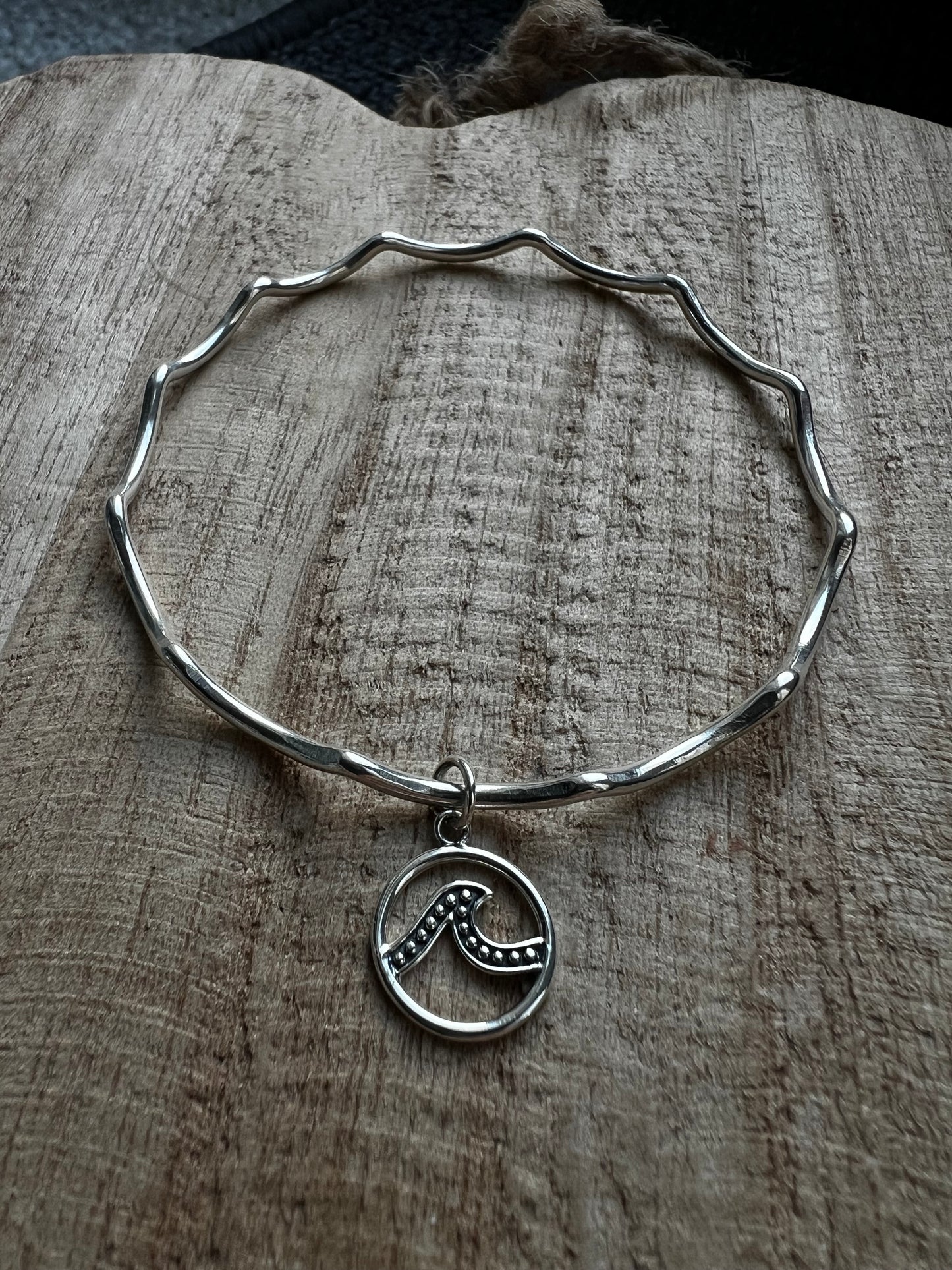Wavy Bangle