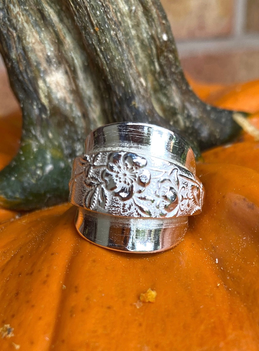 Tiffany & Co Vine Wild Rose (1872) Egg Spoon Ring