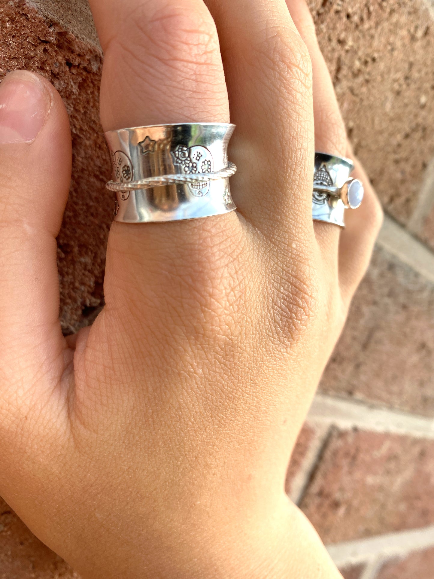 STERLING SILVER FLOWER SUGAR SKULL SPINNER RING